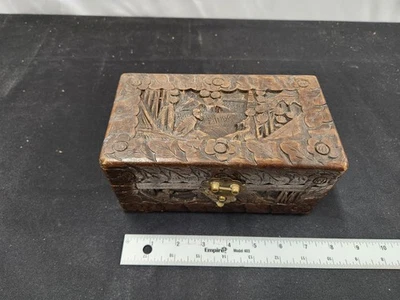 Joyería caja vintage tallada de teca/caoba Foto 1 de 4
