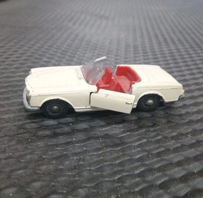 Coche diecast vintage Lesney Matchbox MERCEDES 230 SL Nº27 coleccionable - Inglaterra  Foto 1 de 4