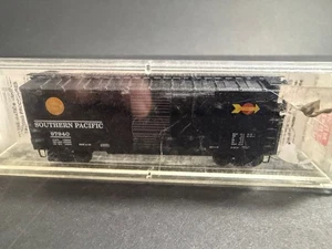 NEU MICRO TRAIN SPUR N SCHIENE STRASSE GÜTERWAGEN MODELLEISENBAHN SPIELZEUG SAMMLER - Bild 1 von 4