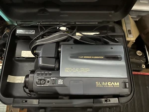 Sharp Slim Cam Camcorder Model VL-L390U Vintage Zoom I2 Hard Case Untested - Picture 1 of 4