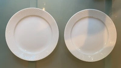 Platos de porcelana blancos para comer en casa de madera de cuña x 2 Foto 1 de 4