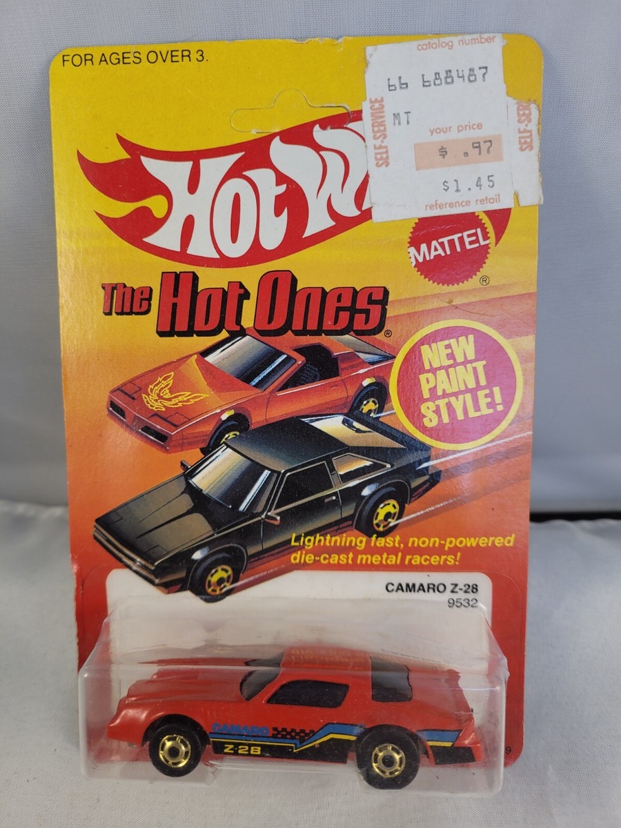 アメリカ通販ファッション Hot Diecast Manufacture Vintage Year Vehicle 1982 Red Wheels 洋楽