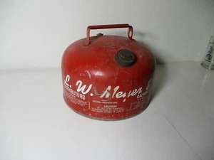 Vintage Metal VENTED GAS CAN 2.5 2 1/2 GAL GALLONS L. W. MEYER & SON  SP-2 1/2 - Picture 1 of 8