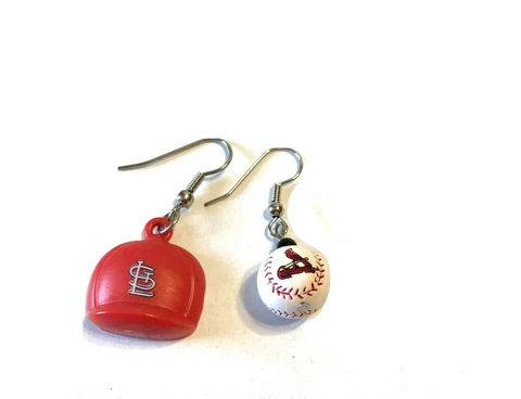Vintage St. Louis Cardinal single pierced Earrings Baseball Hat Cap Russ 89 Cover