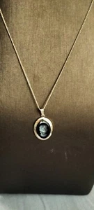Beautiful Vintage SARAH COV Gold Tone Necklace With Faux Cameo With Head Carved - Picture 1 of 24