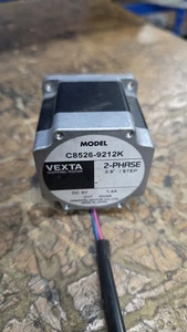 Motor paso a paso bifásico Vexta C8526-9212K - 0,9°/paso, DC 5V, 1,4A - Probado y... - Imagen 1 de 3