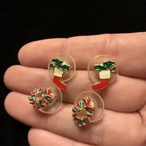 2 Goldtone Earring Sets Studs Christmas Stocking Wreaths (Lot# 560) - Picture 1 of 3