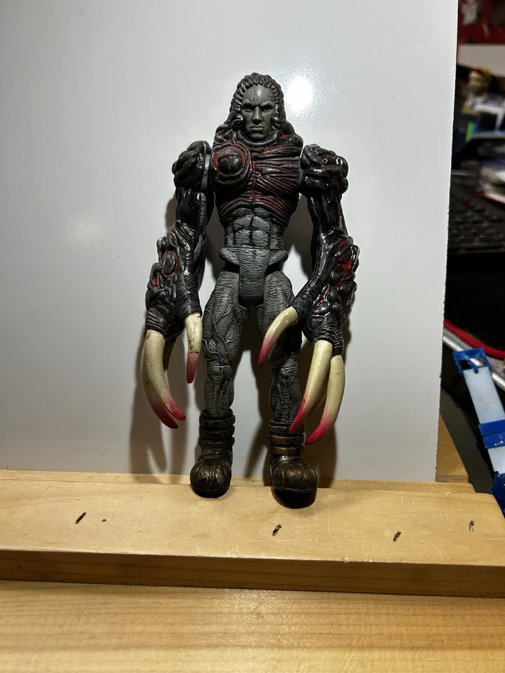 Figura de acción Toy Biz 1999 Capcom Vintage Resident Evil 2 Series Mr X Tyrant Foto 1 de 2