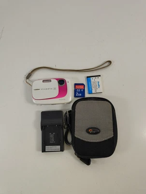 Fujifilm FinePix Z37 10.0MP Digital Compact Camera Charger & SD Card - Image 1 of 4