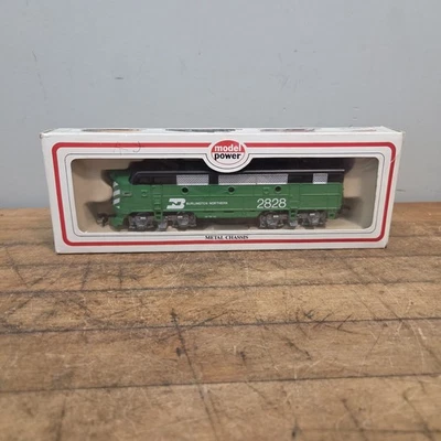 HO 1:87 Scale BURLINGTON NORTHERN F2 Diesel Locomotive Model Power New 06805 - Image 1 of 4