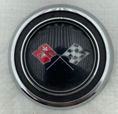 Chevrolet Corvette 1967 bocina tapa banderas cruzadas volante botón cubierta Foto 1 de 4