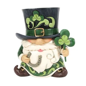 Statuina Jim Shore Heartwood Creek folletto con cappello a cilindro 6014387 - Foto 1 di 6