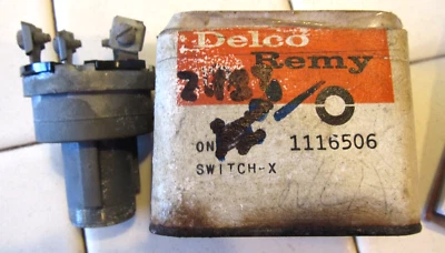 Camión GMC 1954 1955 NOS interruptor de encendido Delco Remy 1116506 paquete original precio rojo Foto 1 de 4