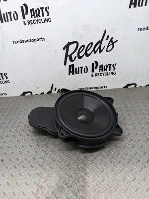 Subwoofer trasero Honda Pilot 2016-2018 subwoofer altavoz caja de graves OEM 1157458 Foto 1 de 4