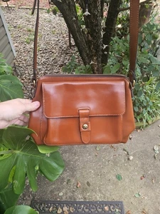 INCREÍBLE BOLSO BANDOLERA DE HOMBRO PATRICIA NASH CUERO CARMELINO NUEVO SIN ETIQUETAS - Imagen 1 de 9