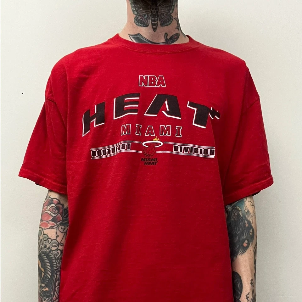 Vintage 90's Miami Heat NBA Basketball Sportswear Sports T-shirt - Image 1 of 4