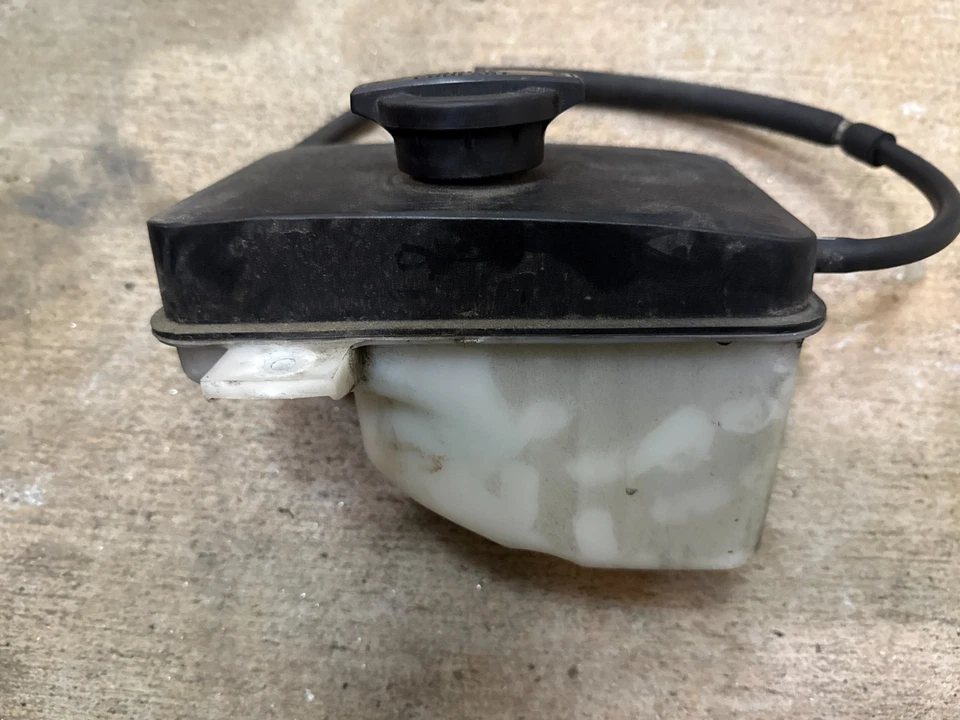 Hyundai Sonata 2015-2019 depósito de refrigerante tanque de desbordamiento OEM #332 Foto 1 de 4