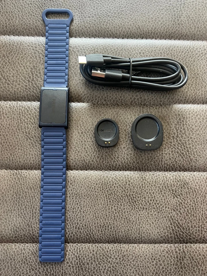 Amazfit Helio Strap Fitness Tracker Wristband, Black, Blue Band, Great Condition - Image 1 of 4