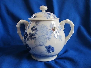 Vintage Japanese Seto Porcelain Blue and White Floral Sugar Bowl Butterfly Lid - Picture 1 of 8