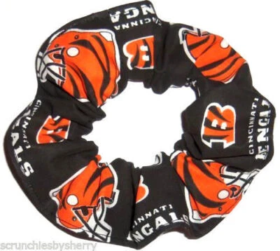 NFL CINCINNATI BENGALS Corbata para el cabello Cola de caballo Soporte Scrunchie Scrunchies por Sherry Foto 1 de 2