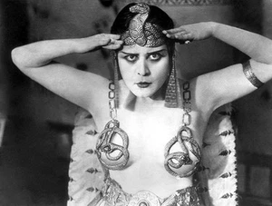 Theda Bara - Cleopatra - 1917 - Still Poster - Picture 1 of 1
