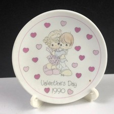 Precious Moments Collectors Plate Enesco 1990 Valentines Day Gift Figurine Heart