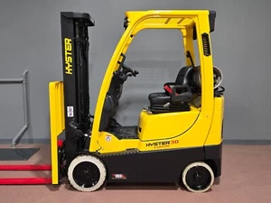 2018 HYSTER S30FT PSI LPG 3 STAGE MAST 3000 LB CUSHION TIRE FORKLIFT YALE - Picture 1 of 15
