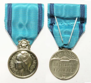 Décoration / médaille France Jeunesse et Sports en argent ( 048 *) - Bild 1 von 1