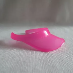 NEU! 2021 Barbie Extra Puppe rosa Sonnenblende ~ Kleidung Hut Zubehör - Bild 1 von 3