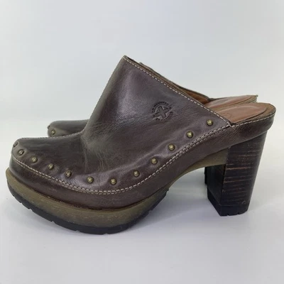 Zueco de mula grueso con tachuelas de cuero marrón talla 8 Dr Martens Una para mujer Y2K LEER Foto 1 de 4