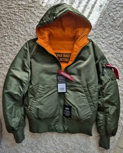 Bomberjacke Alpha Industries DWUSTRONNA HOODED PUFFER FD REV. Gr. M sage/orange  - Bild 1 von 7