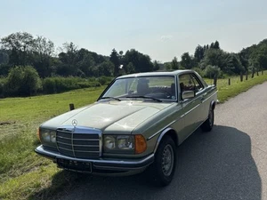 Oldtimer Mercedes Benz - Bild 1 von 11