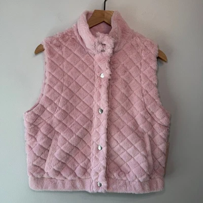 Acogedor chaleco acolchado con botones de piel sintética rosa talla pequeña Crave Fame para mujer Foto 1 de 4