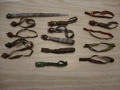 15 etiquetas de banda de metal de caza de ciervos residentes de Michigan de colección 1944-1964 Foto 1 de 4