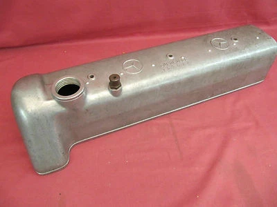 NOS 复古梅赛德斯-奔驰 6 气缸阀盖 — 第 1/4 张图片