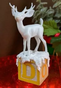 Blocco giocattolo vintage e cervo bianco su neve grossa - D - decorazione natalizia fatto a mano - Foto 1 di 8