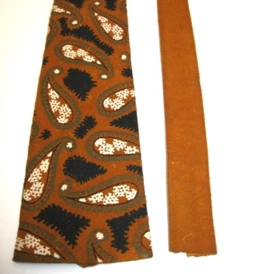 Corbata de gamuza marrón para el cuello Paisley pintada negra blanca corbata de cuero ajustada extremo romo Foto 1 de 4