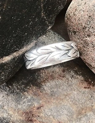 Anel aposentado James Avery prata esterlina folhas eternidade tamanho 11 - Imagem 1 de 4