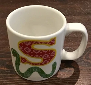 Queen's Churchill Fine China Little Rhymes Child's Mug S For Snake - Foto 1 di 3