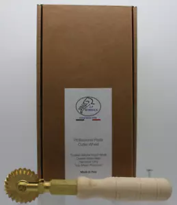 La Gondola Italian Professional Wooden Handle Pasta Cutter Wheel, Made it Italy - Picture 1 of 8