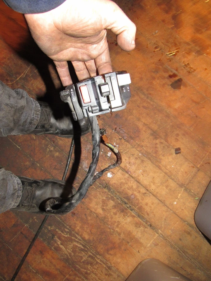 Yamaha Venture XVZ1300 1988 Venture Royale interruptor izquierdo luz bocina giratoria Foto 1 de 1