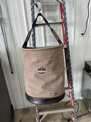 ERGODYNE 5945 Arsenal XL Cubo Polipasto de Lona XL Giratorio Foto 1 de 4