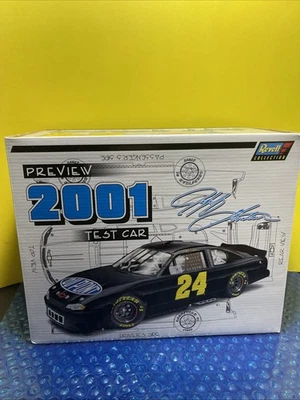 Coche de prueba Jeff Gordon #24 DuPONT 2001 1:24 COLECCIÓN REVELL numerado 1 de 2508 Foto 1 de 3