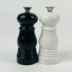 Juego de molinillo de sal y pimienta blanco y negro Le Creuset 5" - Imagen 1 de 9