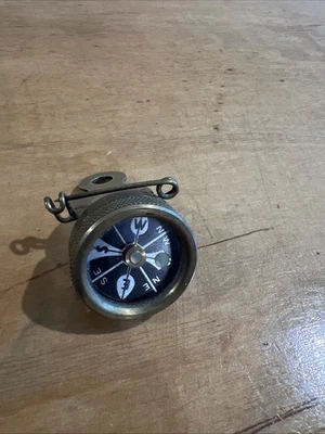 Prendedor de piedra gladstone vintage Marble's Arms Corp en brújula resplandor punto norte. ¡Funciona! Foto 1 de 4