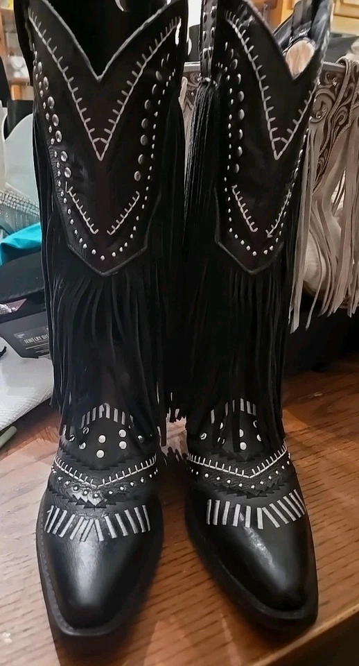 Botas Dingo Mujer Talla 8 Dan Post Negro Flecos Metálicos Usadas Una Vez Adornadas! Foto 1 de 4