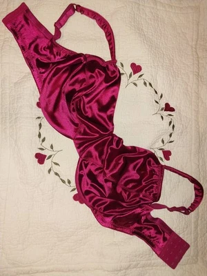 Sujetador Victoria's Secret Segunda Piel Satén Sin Forro 42DD ROSA MAGENTA DE COLECCIÓN NUEVO COJO Foto 1 de 4