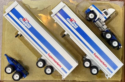 Price Chopper Supermarkets Thruway Doubles 1998 Winross Truck - Image 1 of 3
