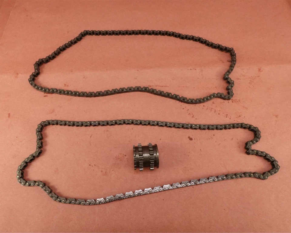 03-10 Honda ST1300 CADENAS DE LEVAS Y ENGRANAJE DE PIÑÓN Foto 1 de 4