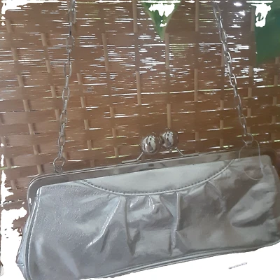 Bolso de mano Aldo con bloqueo de beso o cadena correa para el hombro. Nuevo sin etiquetas Foto 1 de 4